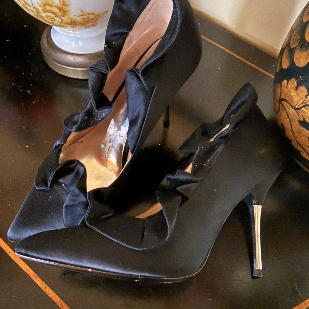 Elegant Black Heels with Ruffle Detail